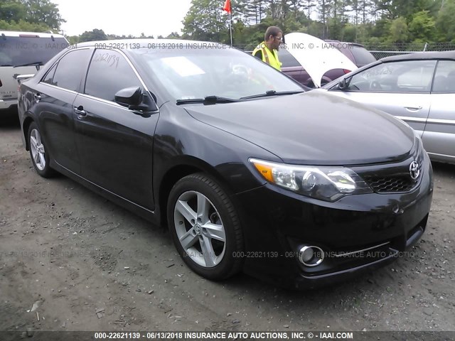 4T1BF1FK0DU702481 - 2013 TOYOTA CAMRY L/SE/LE/XLE 黑色 照片 1
