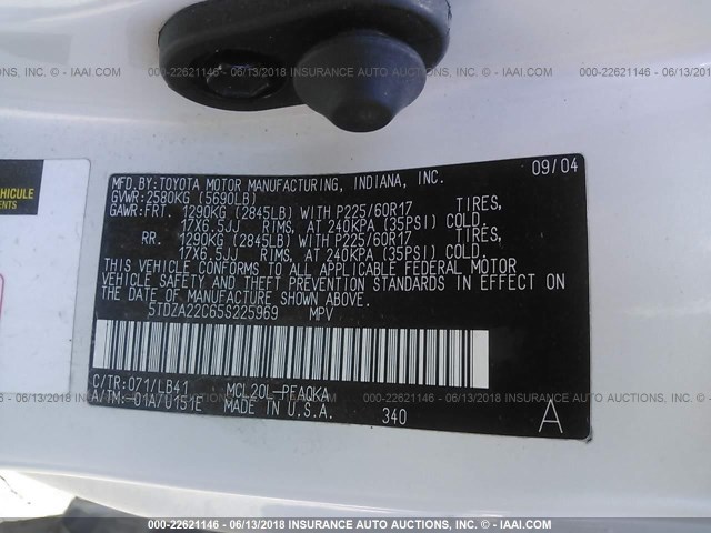 5TDZA22C65S225969 - 2005 TOYOTA SIENNA XLE/XLE LIMITED WHITE photo 9