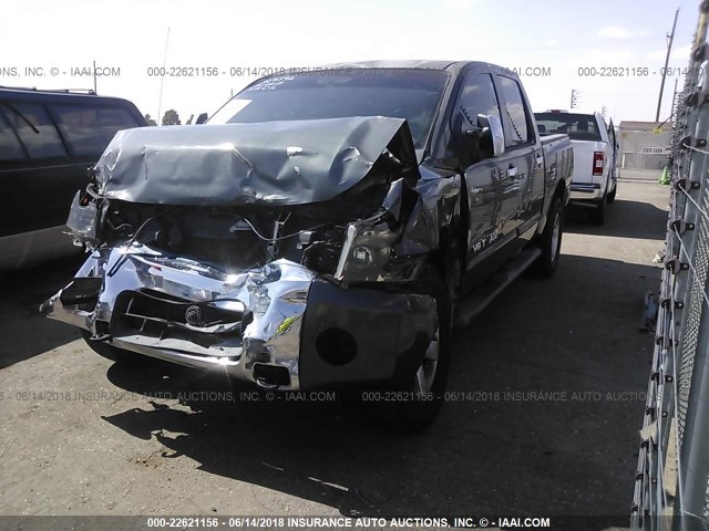 1N6AA07B05N566109 - 2005 NISSAN TITAN XE/SE/LE GRAY photo 2