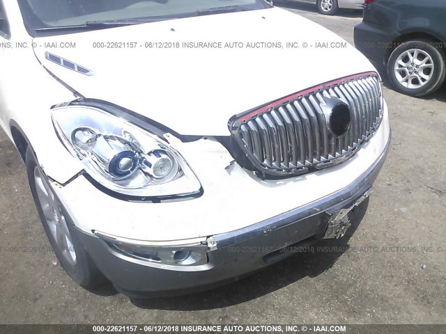 5GAER23728J260777 - 2008 BUICK ENCLAVE CXL WHITE photo 6