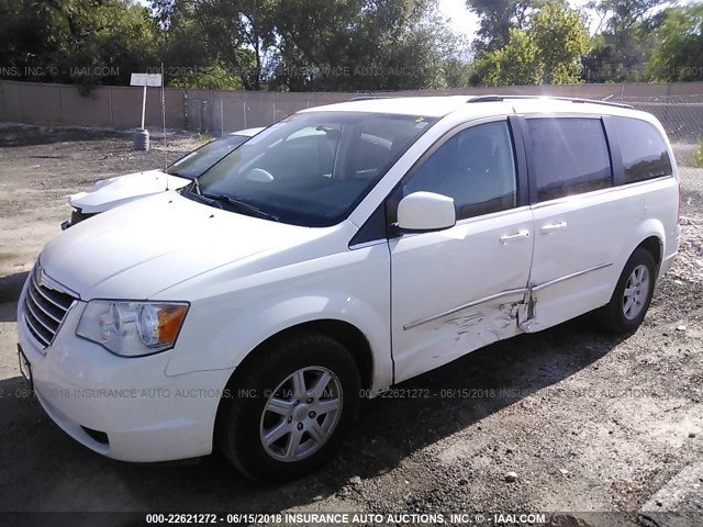 2A4RR5D19AR343811 - 2010 CHRYSLER TOWN & COUNTRY TOURING WHITE photo 2
