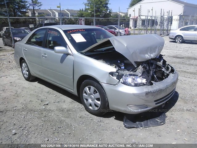 JTDBE32K620040595 - 2002 TOYOTA CAMRY LE/XLE/SE Gümüş foto 1