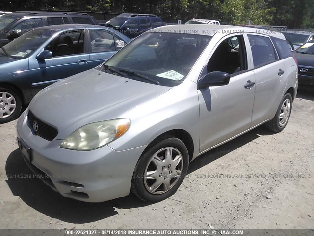 2T1KR32E94C310555 - 2004 TOYOTA COROLLA MATRIX XR SILVER photo 2