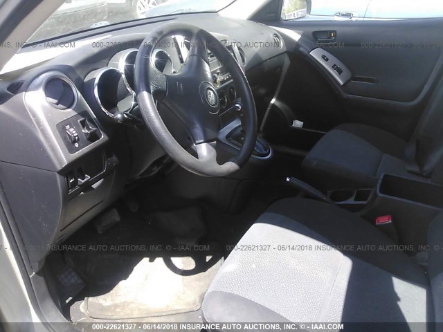 2T1KR32E94C310555 - 2004 TOYOTA COROLLA MATRIX XR SILVER photo 5