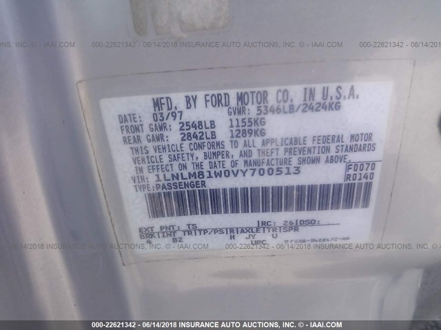 1LNLM81W0VY700513 - 1997 LINCOLN TOWN CAR EXECUTIVE فضي صورة 9