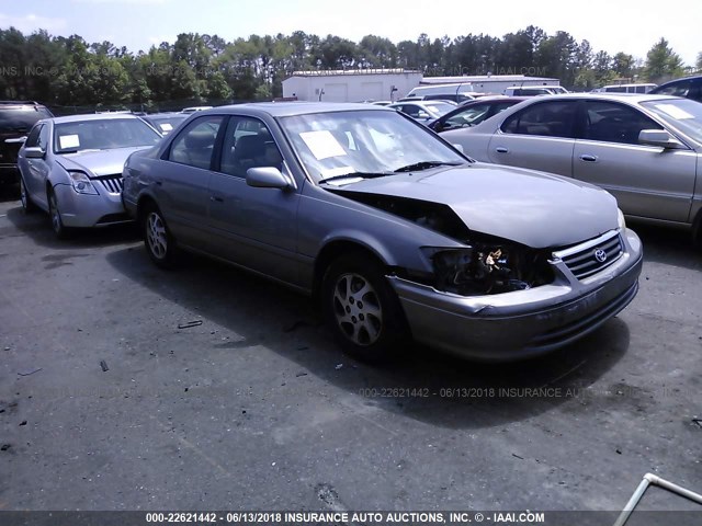 4T1BF28K5YU096751 - 2000 TOYOTA CAMRY LE/XLE GRAY photo 1