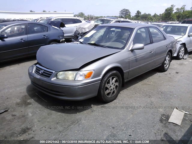 4T1BF28K5YU096751 - 2000 TOYOTA CAMRY LE/XLE GRAY photo 2