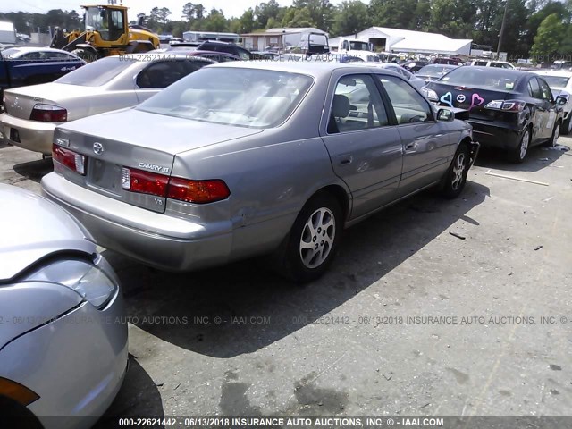 4T1BF28K5YU096751 - 2000 TOYOTA CAMRY LE/XLE GRAY photo 4