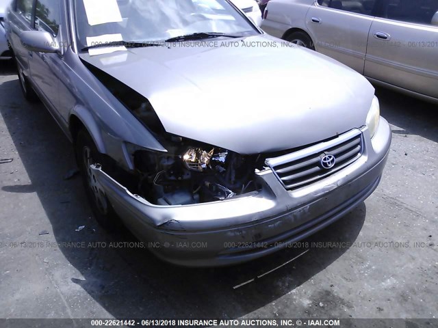 4T1BF28K5YU096751 - 2000 TOYOTA CAMRY LE/XLE GRAY photo 6