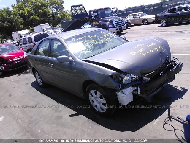 4T1BE32K43U748141 - 2003 TOYOTA CAMRY LE/XLE/SE ნაცრისფერი ფოტო 1
