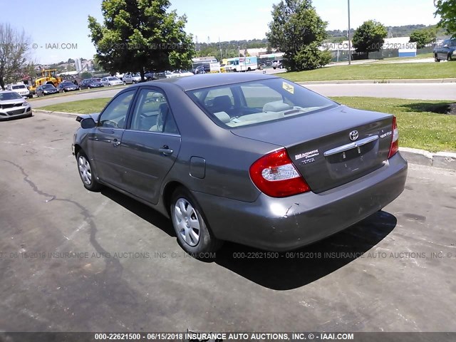 4T1BE32K43U748141 - 2003 TOYOTA CAMRY LE/XLE/SE ნაცრისფერი ფოტო 3