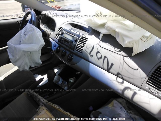 4T1BE32K43U748141 - 2003 TOYOTA CAMRY LE/XLE/SE ნაცრისფერი ფოტო 5