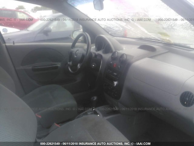 KL1TJ52654B207381 - 2004 CHEVROLET AVEO LS 白色 照片 5
