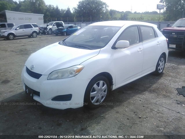 2T1KU40E59C108276 - 2009 TOYOTA COROLLA MATRIX  WHITE photo 2
