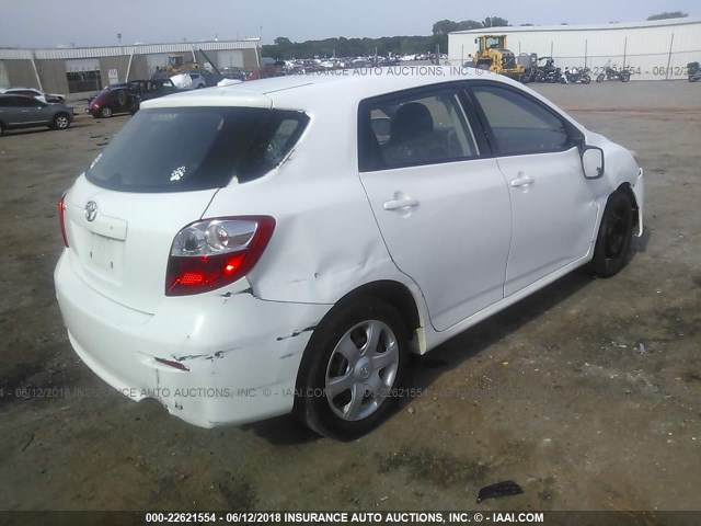 2T1KU40E59C108276 - 2009 TOYOTA COROLLA MATRIX  WHITE photo 4