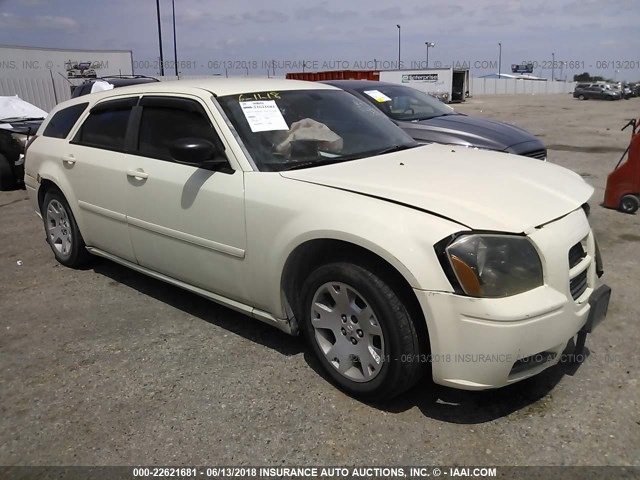 2D4FV48T05H169913 - 2005 DODGE MAGNUM SE WHITE photo 1