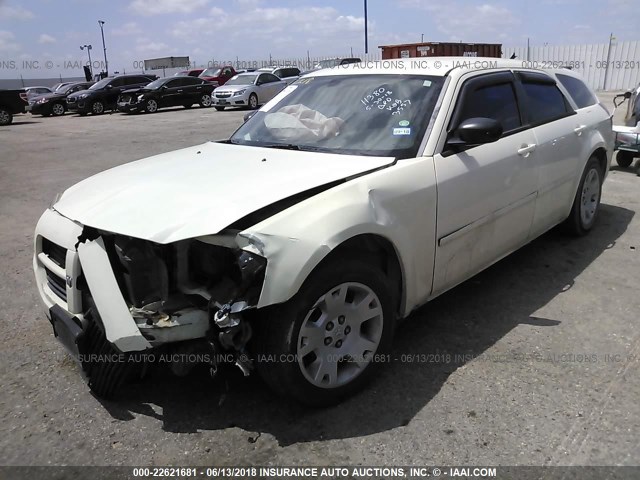 2D4FV48T05H169913 - 2005 DODGE MAGNUM SE WHITE photo 2