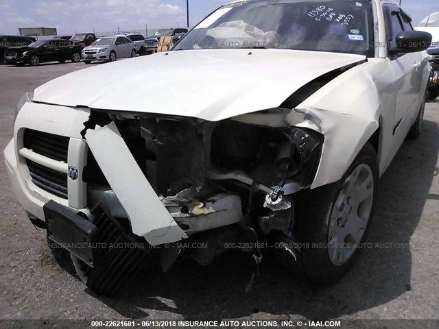 2D4FV48T05H169913 - 2005 DODGE MAGNUM SE WHITE photo 6