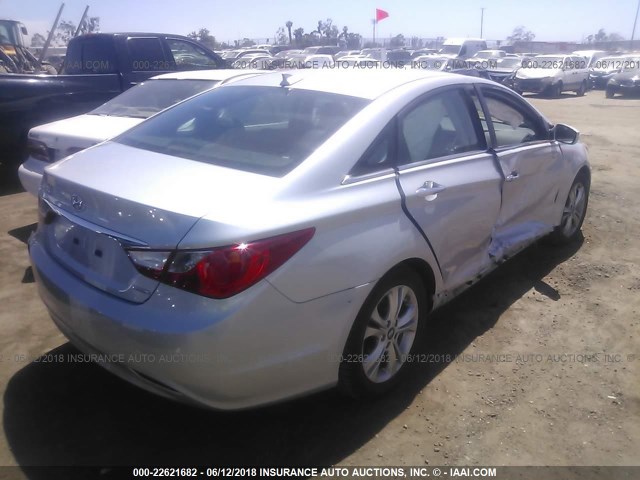 5NPEC4ACXDH714997 - 2013 HYUNDAI SONATA SE/LIMITED SILVER photo 4