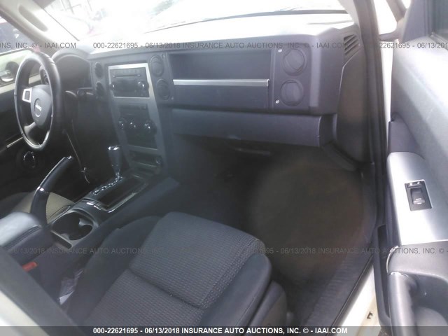 1J4RH4GK3AC159359 - 2010 JEEP COMMANDER SPORT Weiß Foto 5