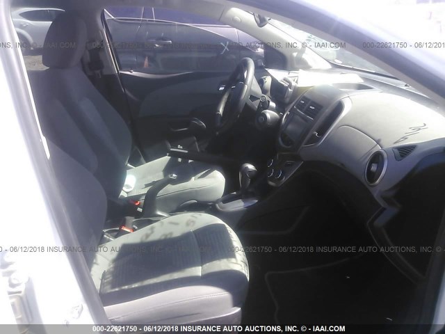 1G1JA5SH6E4234489 - 2014 CHEVROLET SONIC LS WHITE photo 5
