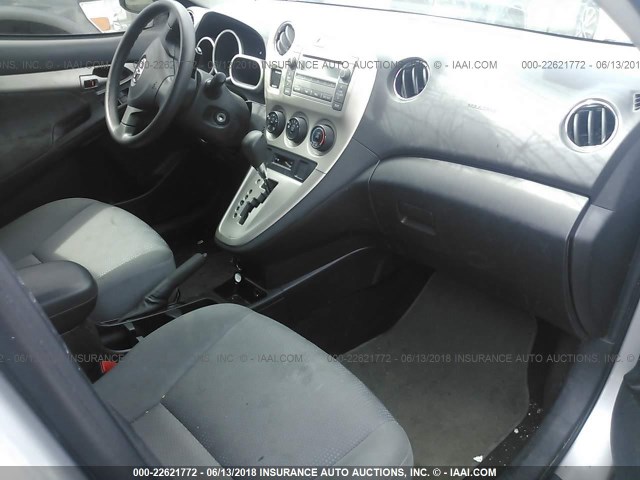 2T1KU4EE9AC210645 - 2010 TOYOTA COROLLA MATRIX  SILVER photo 5