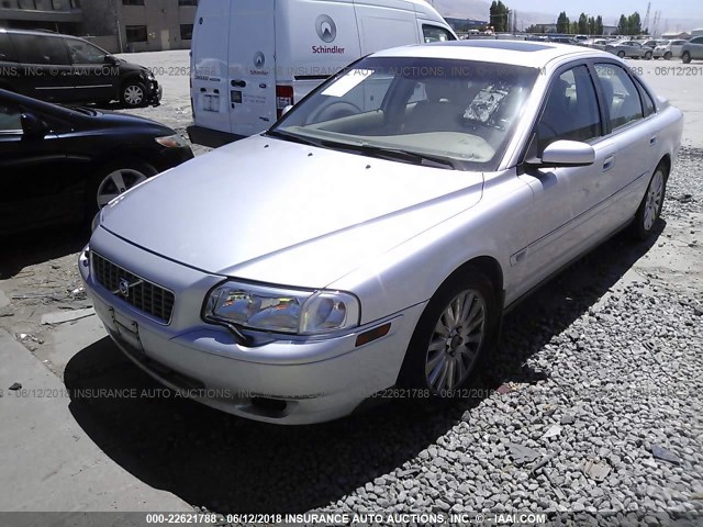 YV1TS92D841362065 - 2004 VOLVO S80 SILVER photo 2