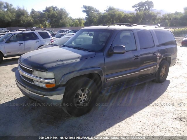 3GNFK16Z82G257753 - 2002 CHEVROLET SUBURBAN K1500 GRAY photo 2