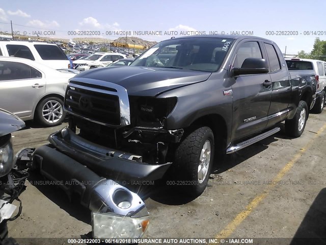 5TFUY5F19BX160816 - 2011 TOYOTA TUNDRA DOUBLE CAB SR5 GRAY photo 2