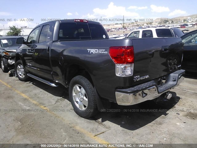 5TFUY5F19BX160816 - 2011 TOYOTA TUNDRA DOUBLE CAB SR5 GRAY photo 3