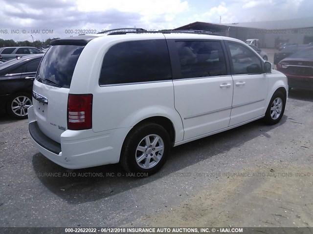 2A4RR5D14AR103422 - 2010 CHRYSLER TOWN & COUNTRY TOURING WHITE photo 4