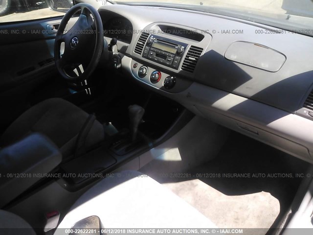 4T1BE32KX3U706864 - 2003 TOYOTA CAMRY LE/XLE/SE მწვანე ფოტო 5