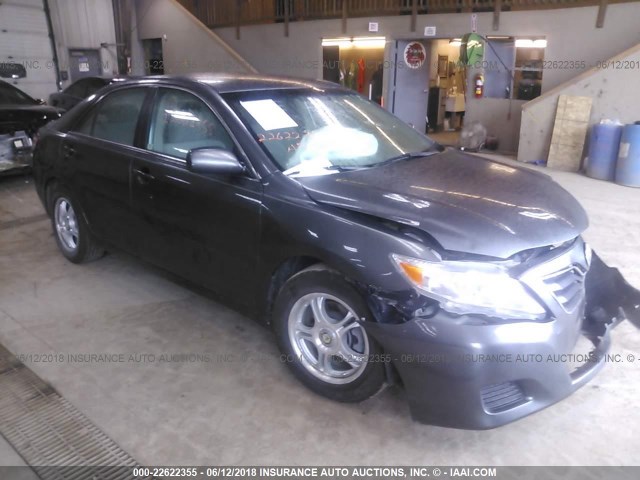 4T4BF3EK9AR007902 - 2010 TOYOTA CAMRY SE/LE/XLE ნაცრისფერი ფოტო 1