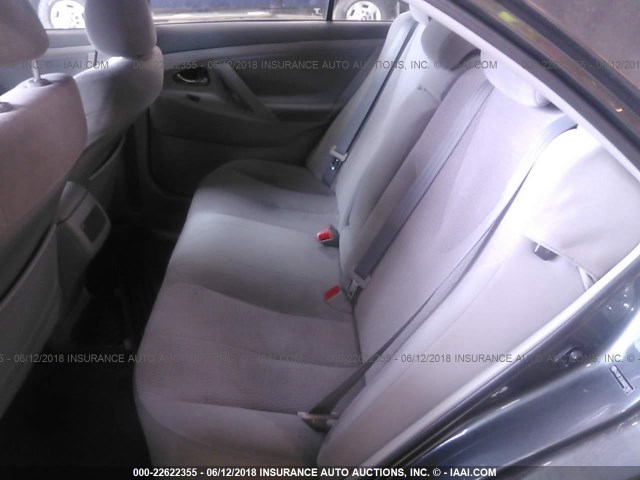 4T4BF3EK9AR007902 - 2010 TOYOTA CAMRY SE/LE/XLE ნაცრისფერი ფოტო 8