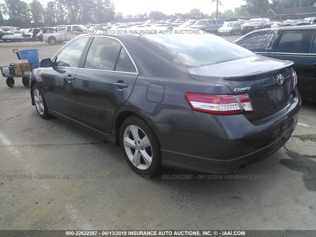 4T1BF3EK9AU089530 - 2010 TOYOTA CAMRY SE/LE/XLE 灰色 照片 3