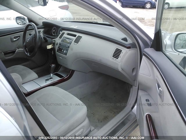 KMHFC46F17A239660 - 2007 HYUNDAI AZERA SE/LIMITED SILVER photo 5