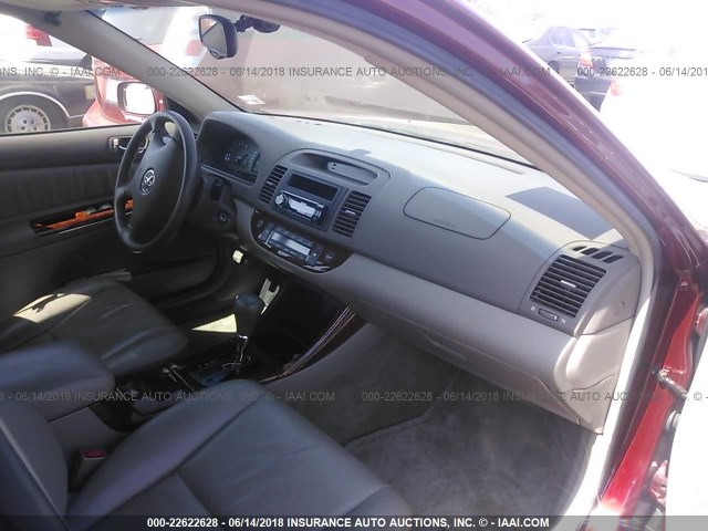 JTDBE32K230171721 - 2003 TOYOTA CAMRY LE/XLE Կարմիր լուսանկար 5