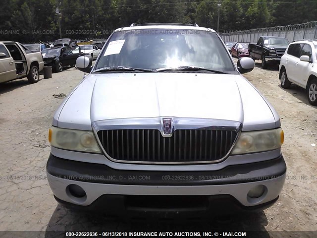 5LMPU28L8WLJ42223 - 1998 LINCOLN NAVIGATOR 银色 照片 6