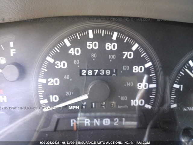 5LMPU28L8WLJ42223 - 1998 LINCOLN NAVIGATOR 银色 照片 7