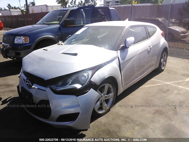 KMHTC6AD4FU244479 - 2015 HYUNDAI VELOSTER SILVER photo 2