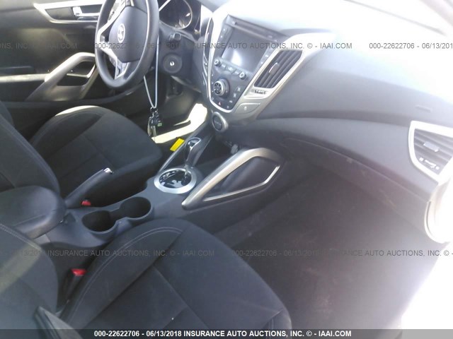 KMHTC6AD4FU244479 - 2015 HYUNDAI VELOSTER SILVER photo 5