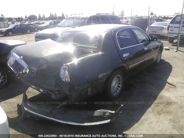 1LNHM81W1XY664890 - 1999 LINCOLN TOWN CAR EXECUTIVE Зеленый фото 4