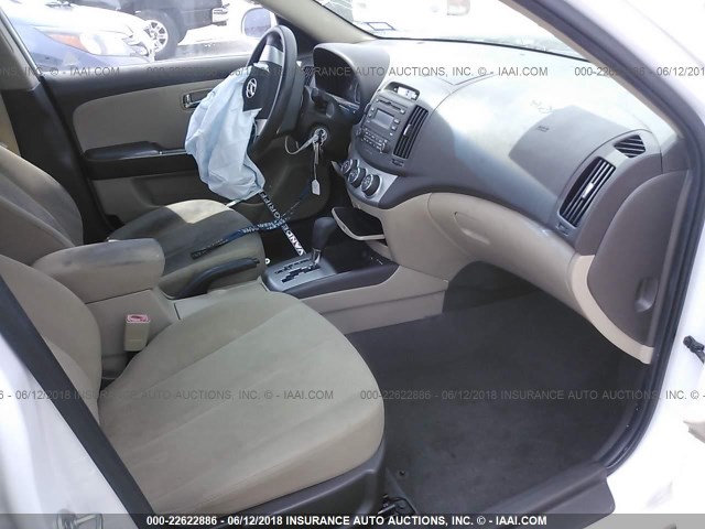 KMHDU4AD1AU998325 - 2010 HYUNDAI ELANTRA BLUE/GLS/SE WHITE photo 5