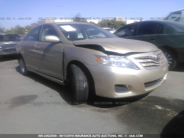 4T1BF3EK3AU083951 - 2010 TOYOTA CAMRY SE/LE/XLE 金色 照片 1