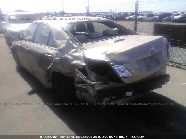 4T1BF3EK3AU083951 - 2010 TOYOTA CAMRY SE/LE/XLE 金色 照片 3