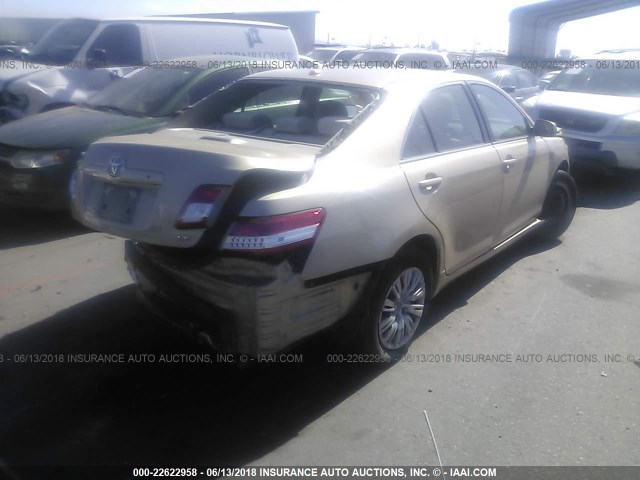 4T1BF3EK3AU083951 - 2010 TOYOTA CAMRY SE/LE/XLE 金色 照片 4
