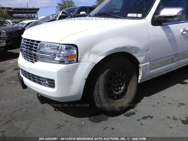 5LMJJ3H58CEL05815 - 2012 LINCOLN NAVIGATOR L WHITE photo 6