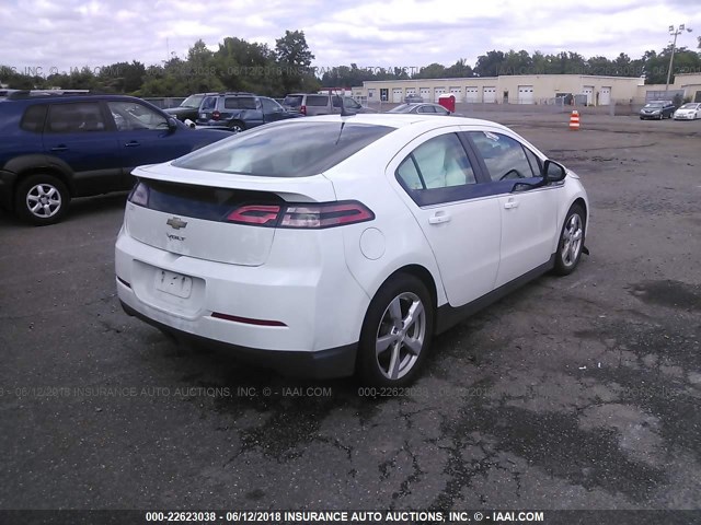 1G1RB6E45DU115443 - 2013 CHEVROLET VOLT WHITE photo 4