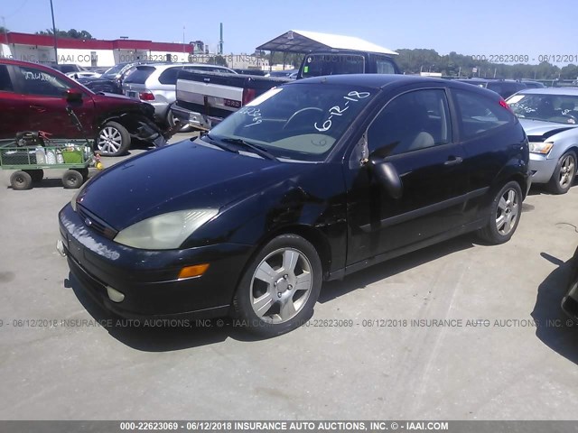 3FAFP31303R101386 - 2003 FORD FOCUS ZX3 BLACK photo 2