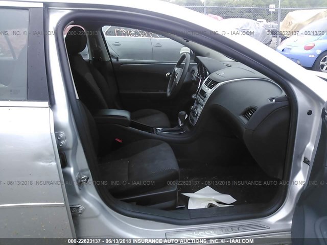 1G1ZC5E06CF365572 - 2012 CHEVROLET MALIBU 1LT GRAY photo 5